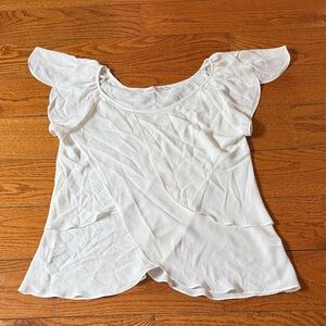 Violet & Claire White Flutter Sleeve Blouse